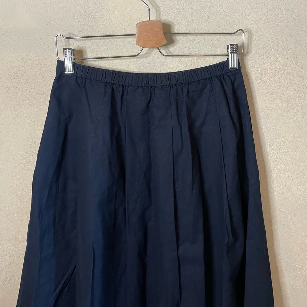 Uniqlo Navy Blue Cotton Linen A-Line Pleated High-Waisted Below the Knee Skirt M